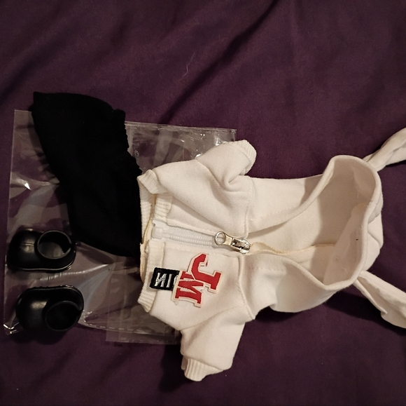 What’s in the box Doll Clothes - Picture 14 of 15